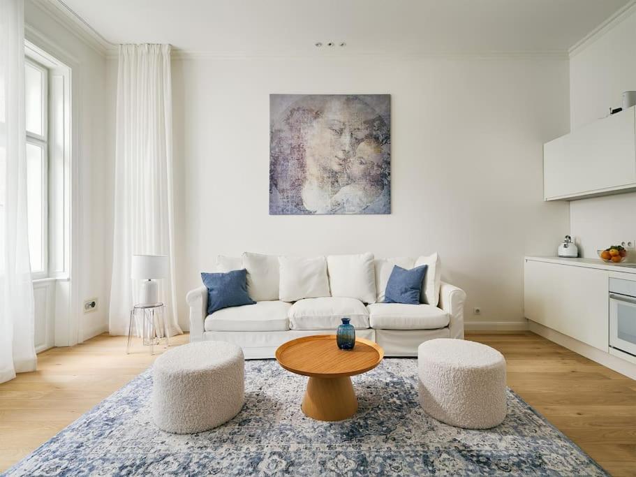 Old Town Luxury Apartment/sauna/bathtub/ac Appartement