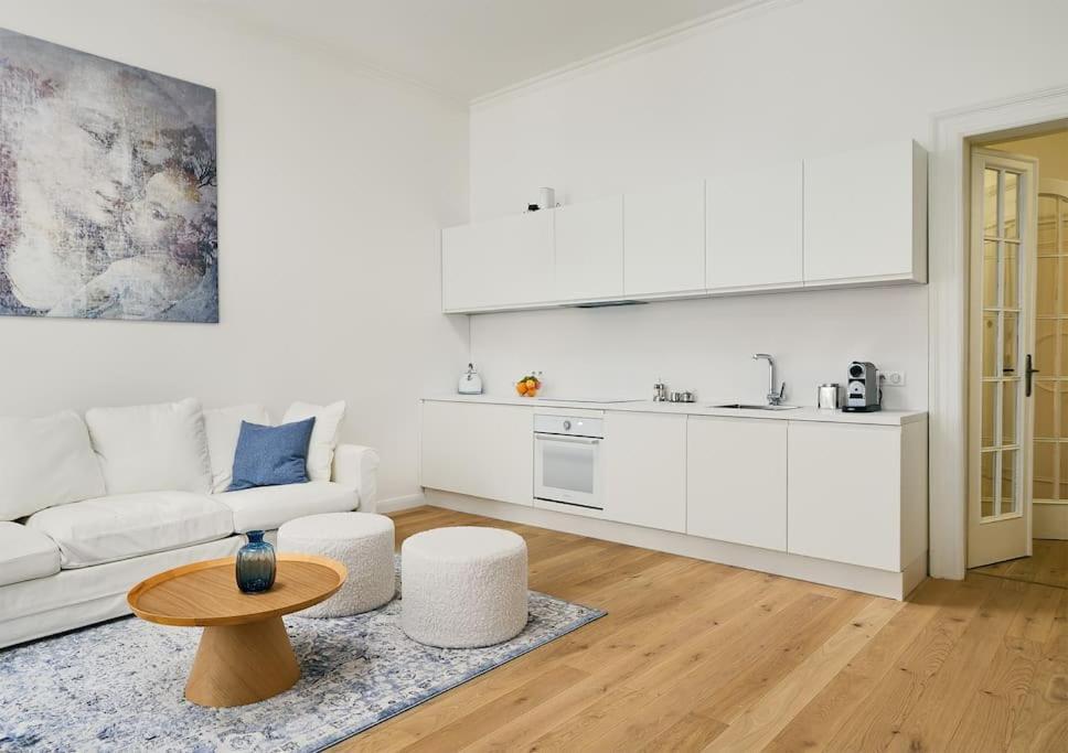Old Town Luxury Apartment/sauna/bathtub/ac Prague