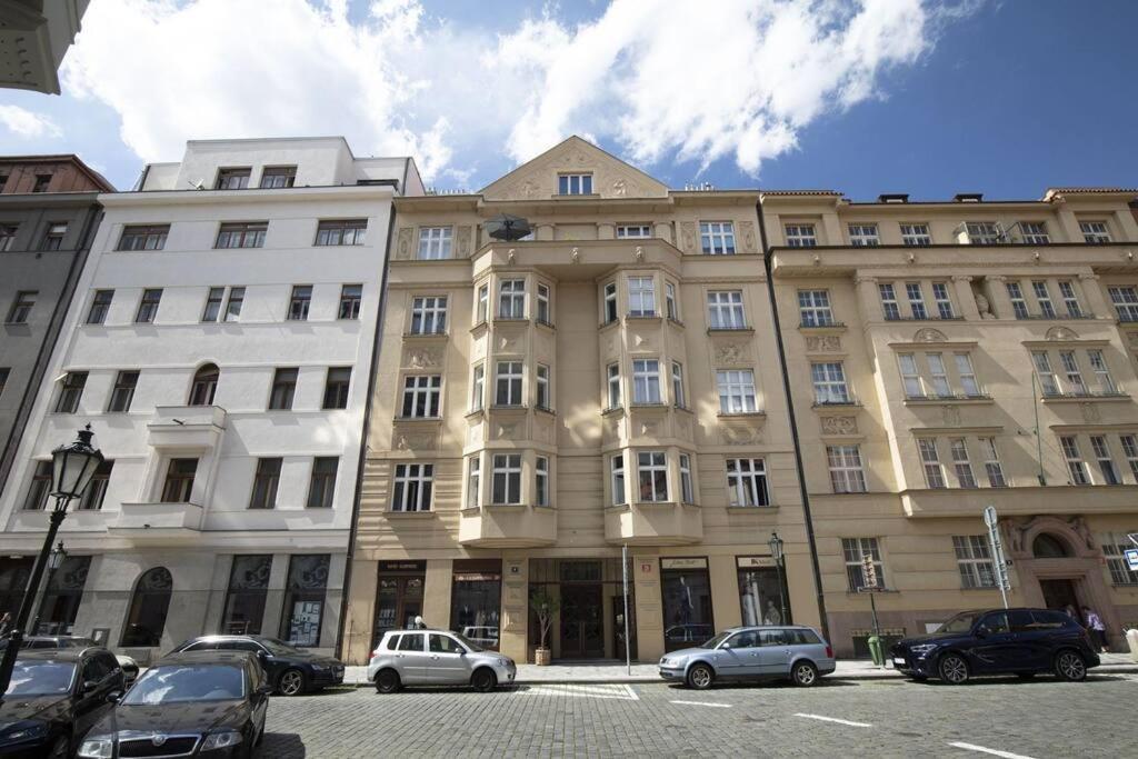 Old Town Luxury Apartment/sauna/bathtub/ac Apartment Prague