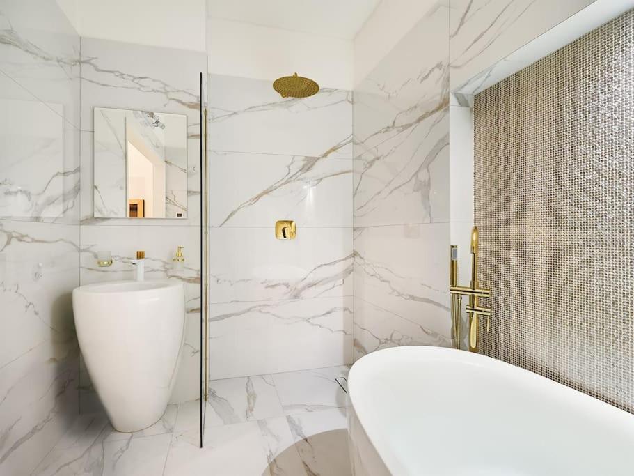 Apartment Old Town Luxury Apartment/sauna/bathtub/ac Prague